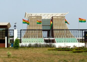 La gouvernance collaborative et ses implications pour l’accès des citoyens aux services au Ghana.