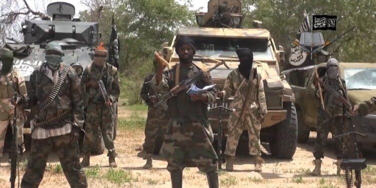 La toile interconnectée : Comment la pauvreté, le changement climatique et la faiblesse de la gouvernance alimentent le terrorisme en Afrique