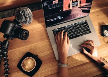 L’essor de la création de contenu au Ghana : Opportunités, risques de désinformation et implications pour la sécurité